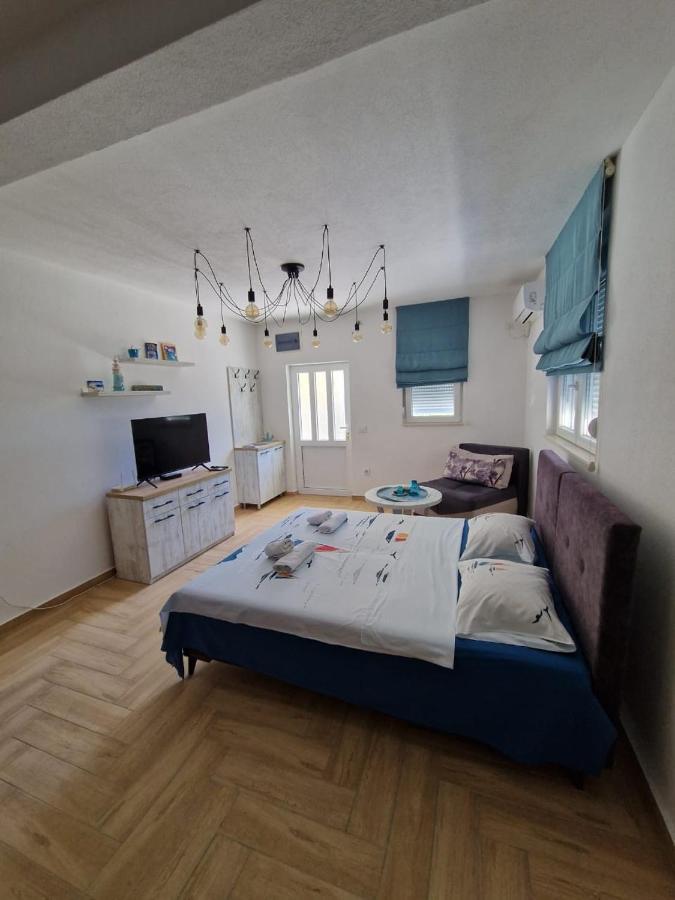 טיווט Studio Apartman Happy Home מראה חיצוני תמונה